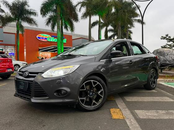 FORD FOCUS 2.0 TITANIUM SEDAN 16V FLEX 4P POWERSHIFT FORD FOCUS 2.0 TITANIUM SEDAN 16V FLEX 4P POWERSHIFT
